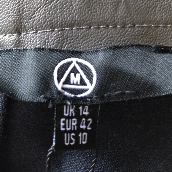 MissGuided Faux Leather Grey Mini Skirt - Picture 7 of 8